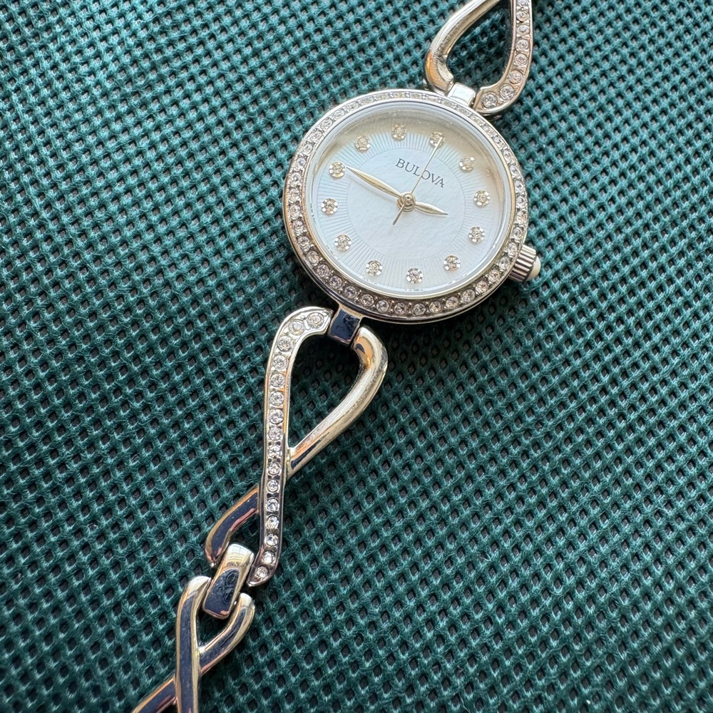 Bulova Infinity Women's Bracelet Crystal Watch - Picture 2 of 5